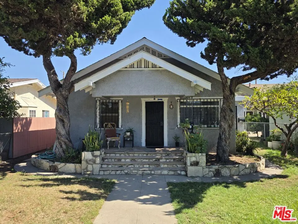 2470 Pasadena Avenue, Long Beach, CA — listing photo 1