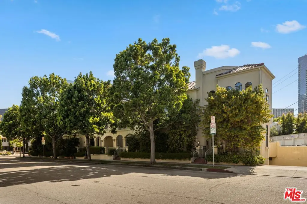 Condominium for sale at 241 S Lasky Drive, Beverly Hills, CA featuring 2 beds and 3 baths