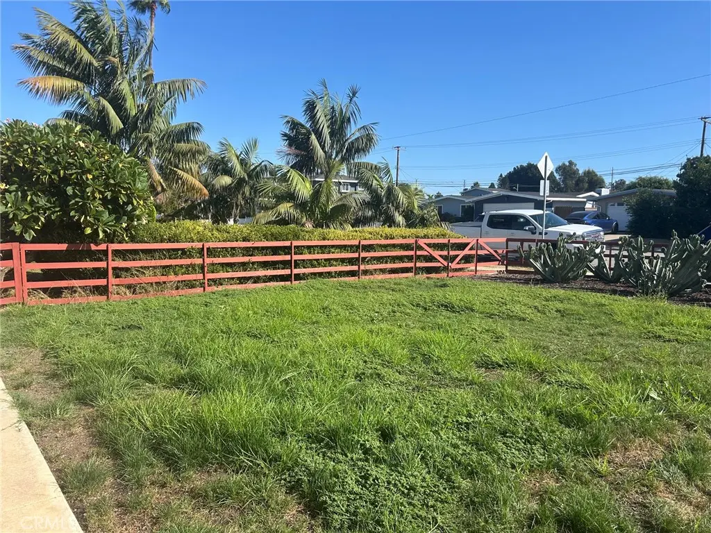 Single Family Residence for rent at 248 Wake Forest, Costa Mesa, CA featuring 3 beds and 2 baths