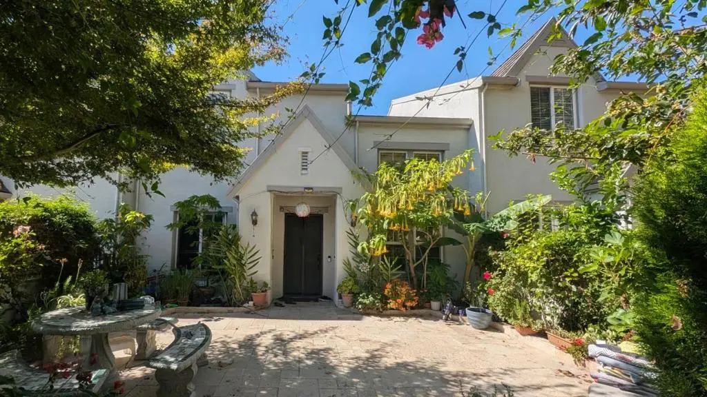 Townhouse for rent at 4292 Delacroix Court, San Jose, CA featuring 3 beds and 3 baths