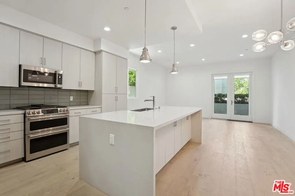 Condominium for sale at 1746 Garfield Place 101, Los Angeles, CA featuring 2 beds and 3 baths