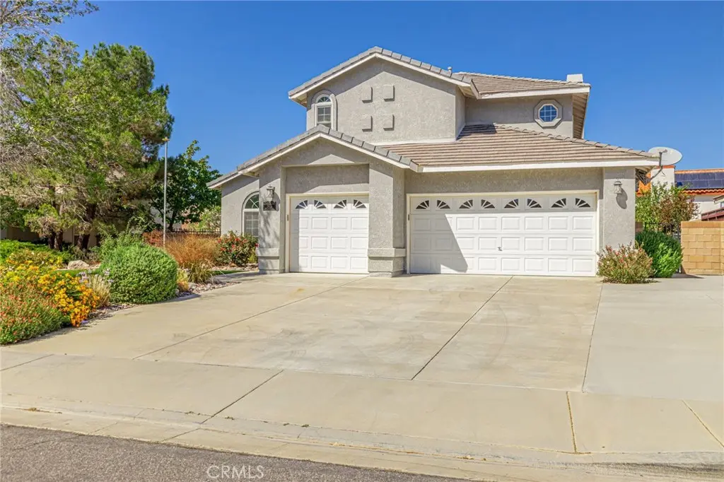 5613 W Avenue L1, Lancaster, CA — listing photo 1