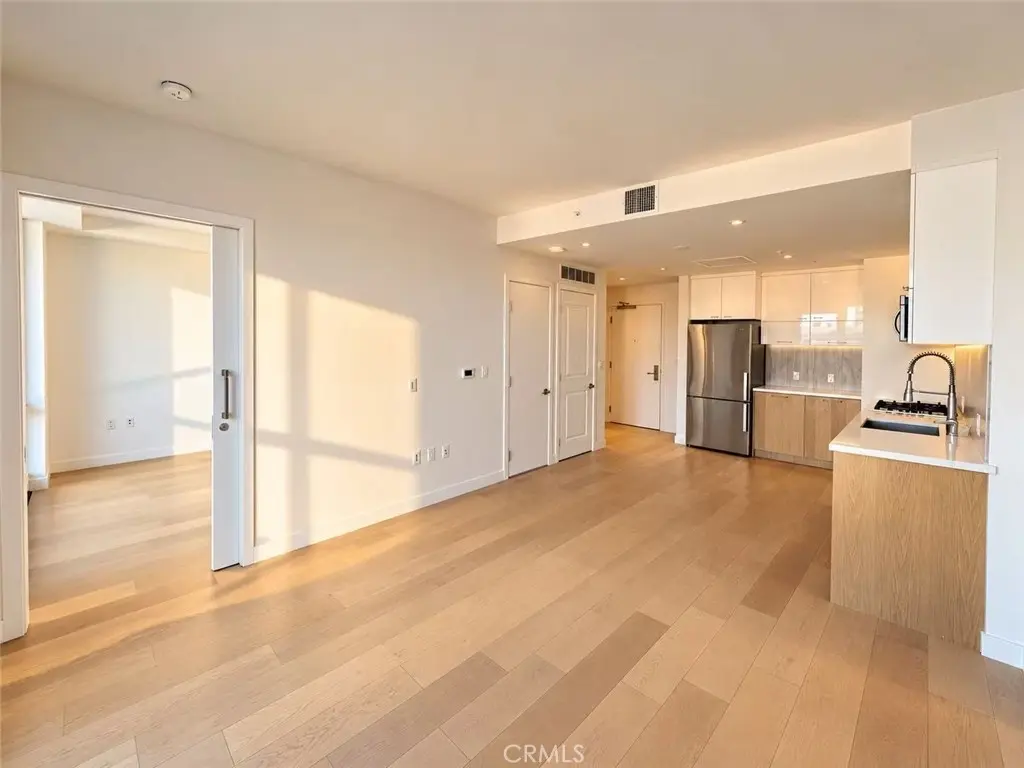Condominium for rent at 400 S Broadway 1304, Los Angeles, CA featuring 1 bed and 1 bath