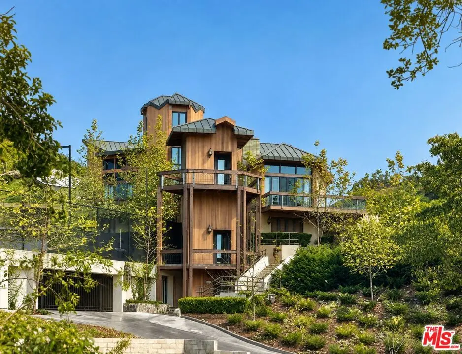 Single Family Residence for sale at 1119 Moraga Dr, Los Angeles, CA featuring 6 beds and 8 baths