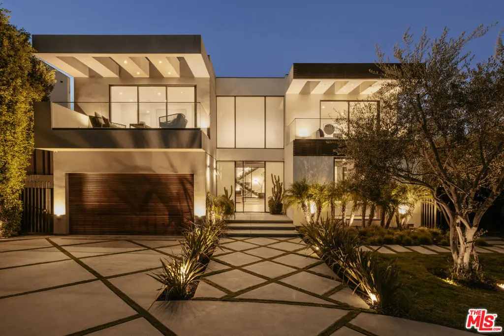 Single Family Residence for sale at 7107 Macapa Drive, Los Angeles, CA featuring 6 beds and 9 baths