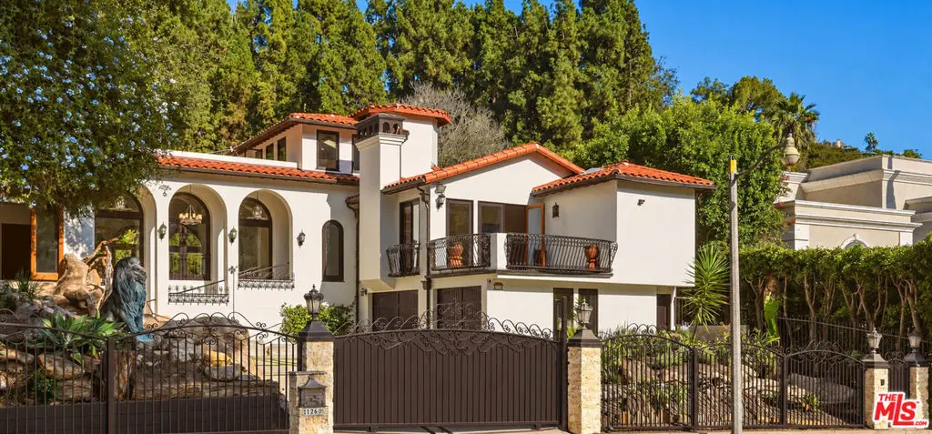 Single Family Residence for sale at 1260 Roscomare Road, Los Angeles, CA featuring 5 beds and 6 baths