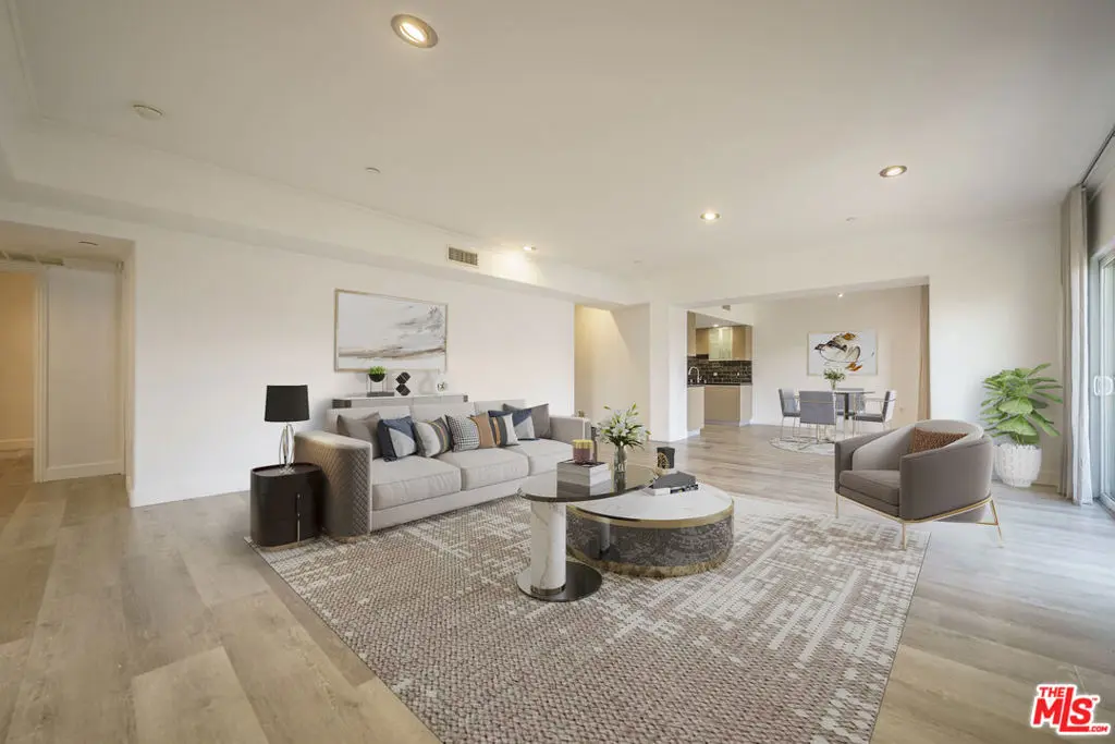 Condominium for rent at 970 S St Andrews Place 306, Los Angeles, CA featuring 3 beds and 3 baths