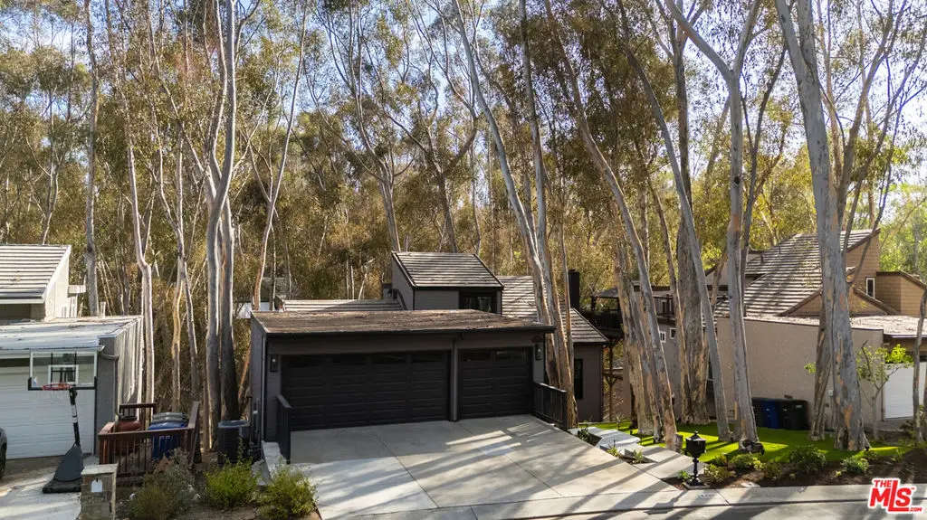 Single Family Residence for rent at 24946 Ravenswood, Lake Forest, CA featuring 4 beds and 3 baths