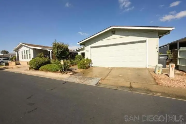 1811 Lynx Glen, Escondido, CA — listing photo 1