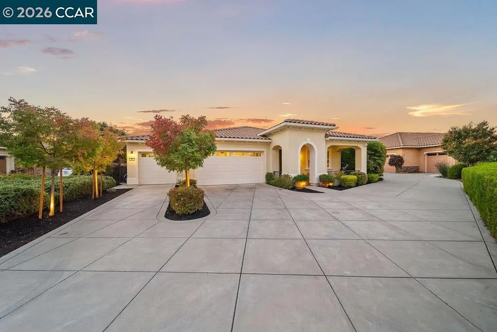 24 Promontory Place, Clayton, CA — listing photo 1