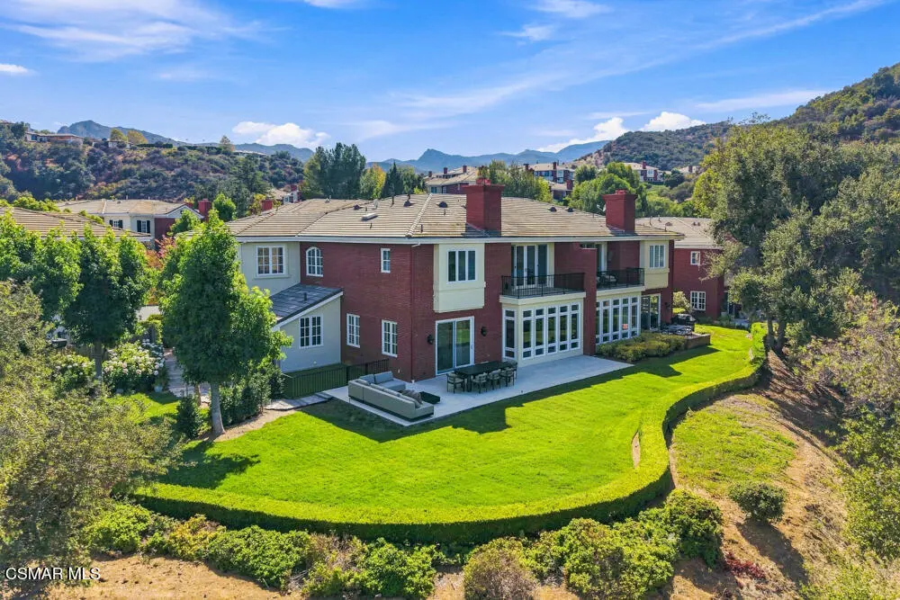 Townhouse for sale at 2342 Heatherbank Court, Thousand Oaks, CA featuring 4 beds and 4 baths