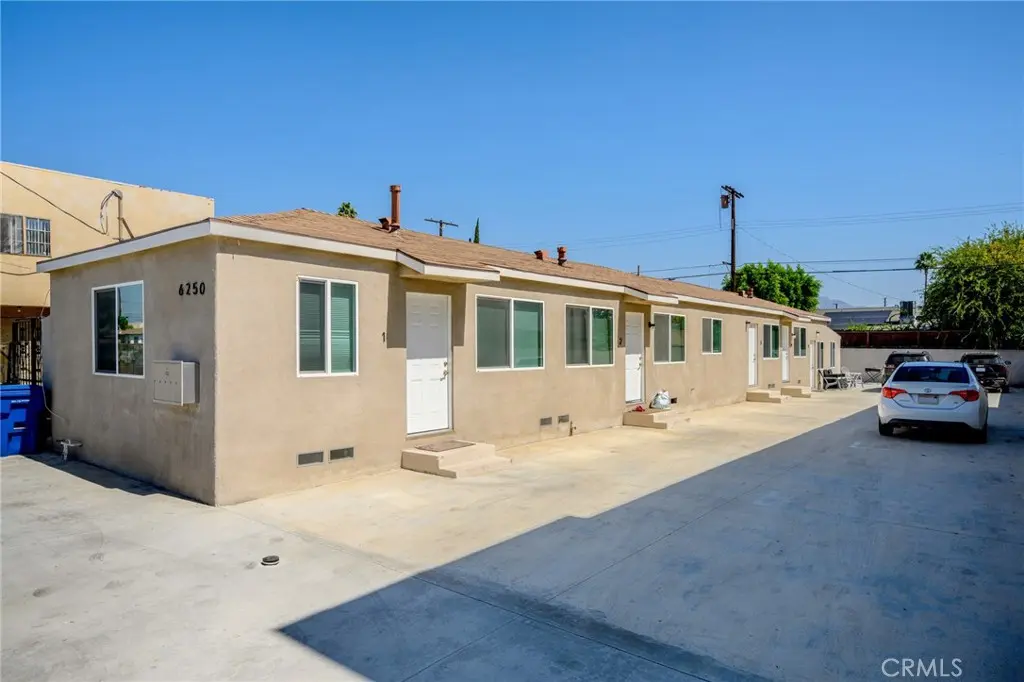 6250 Vineland Avenue 1, North Hollywood, CA — listing photo 1