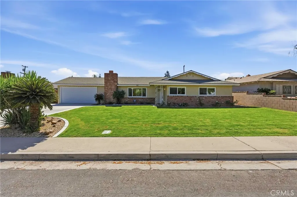 917 Elizabeth Court, Bakersfield, CA — listing photo 1