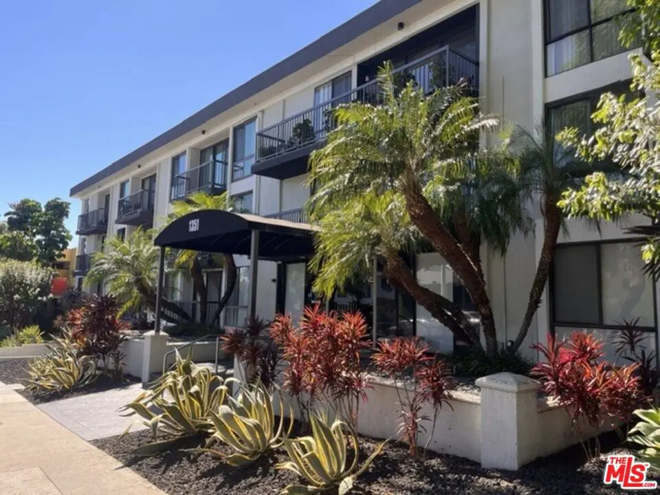 1351 N CRESCENT HEIGHTS 210, West Hollywood, CA — listing photo 1