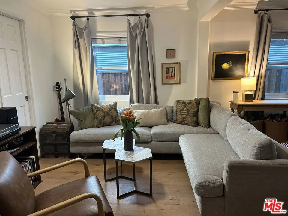 Single Family Residence for rent at 4835 Berryman Avenue, Culver City, CA featuring 3 beds and 2 baths