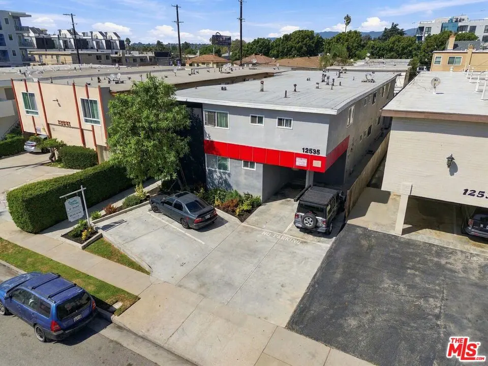 12535 Pacific Avenue, Los Angeles, CA — listing photo 1
