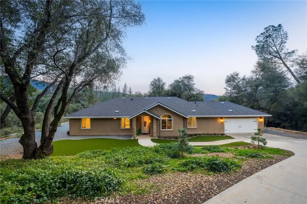 38614 Bon Veu, Oakhurst, CA — listing photo 1