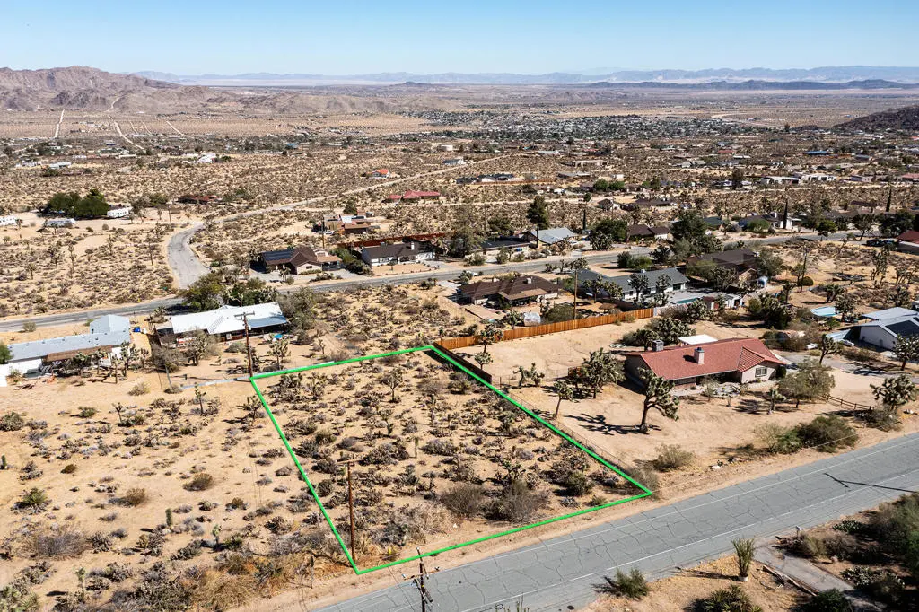 207 Sandalwood Trail, Joshua Tree, CA — listing photo 1