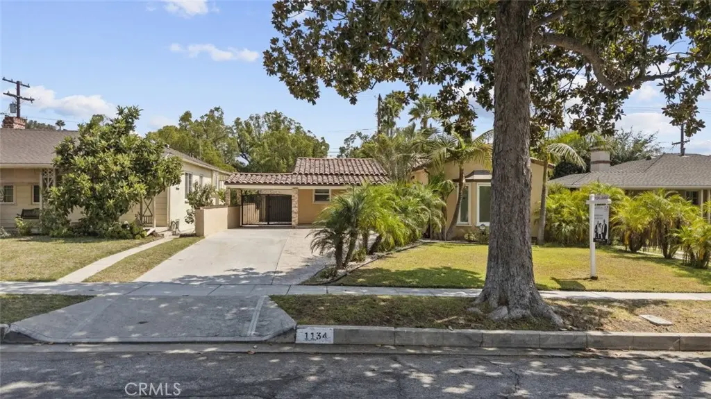Single Family Residence for rent at 1134 Graynold Avenue, Glendale, CA featuring 3 beds and 2 baths