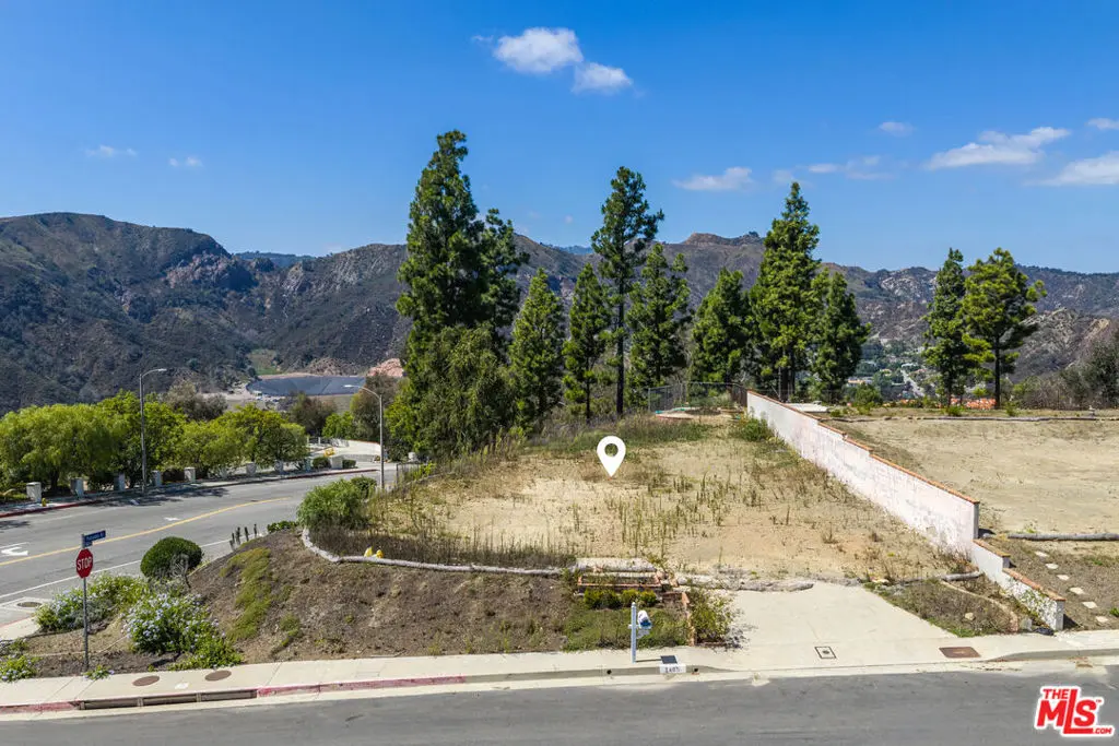1405 El Bosque Court, Pacific Palisades, CA — listing photo 1