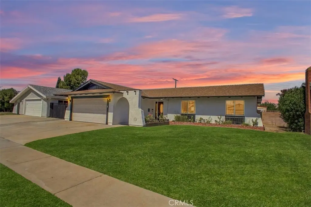2535 E Avenue R3, Palmdale, CA — listing photo 1
