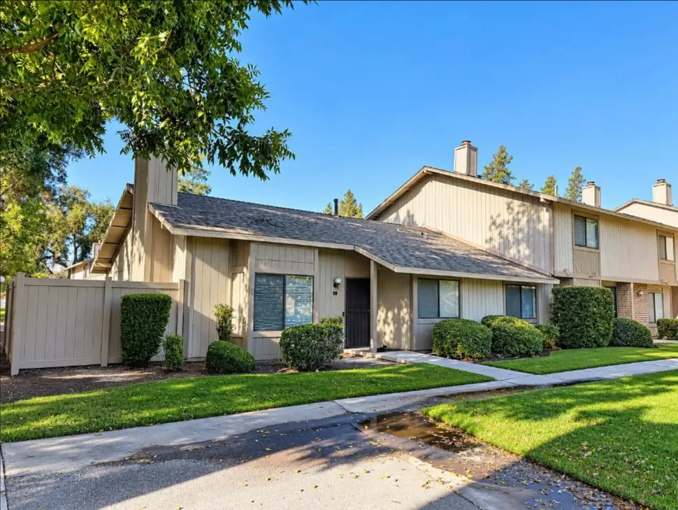 4747 N Woodrow, Fresno, CA — listing photo 1