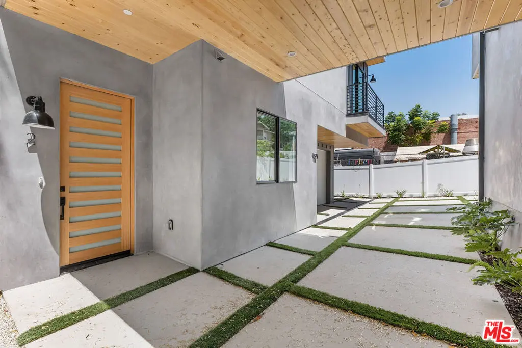 1821 N Ashmore Street, Los Angeles, CA — listing photo 1