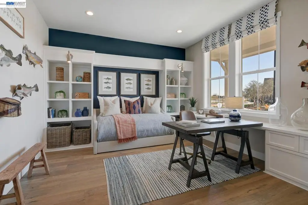 Single Family Residence for sale at 940 Conrad Street, Manteca, CA featuring 2 beds and 3 baths