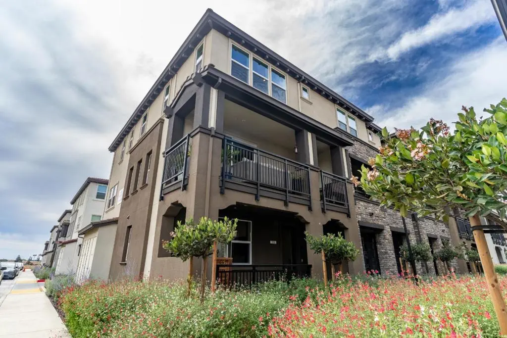 Townhouse for sale at 935 Loyola Lane, Morgan Hill, CA featuring 4 beds and 4 baths