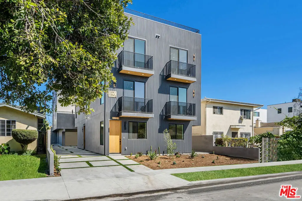2206 Carmona Avenue 1/2, Los Angeles, CA — listing photo 1