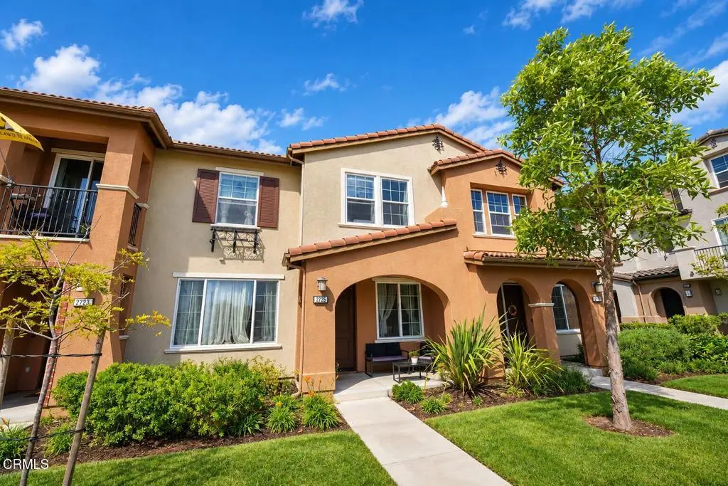 2725 Smokey Mountain Drive, Oxnard, CA — listing photo 1