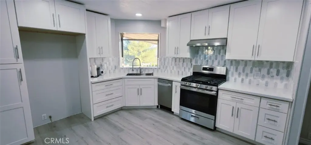 Residential Lease for rent at 41435 Sycamore, Murrieta, Riverside County, CA featuring 2 beds and 2 baths