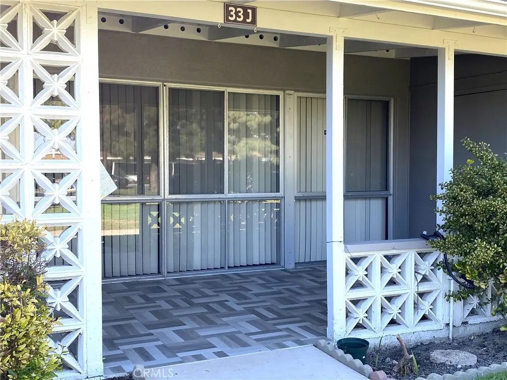 Stock Cooperative for sale at 13751 St. Andrews Dr., M1-33J, Seal Beach, CA featuring 1 bed and 1 bath