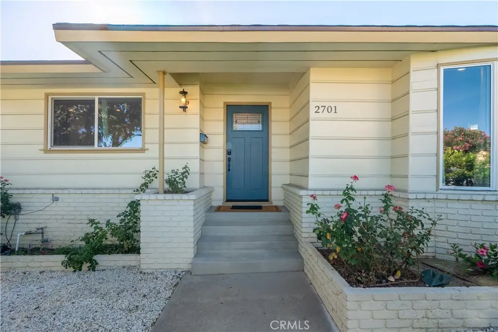 2701 Arlington Avenue, Los Angeles, CA — listing photo 1