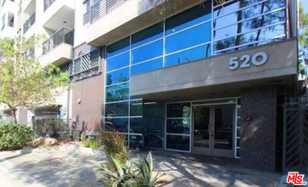 Condominium for rent at 520 S Kingsley Drive 406, Los Angeles, CA featuring 3 beds and 2 baths