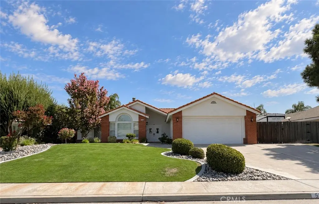 5508 Danbury Court, Bakersfield, CA — listing photo 1