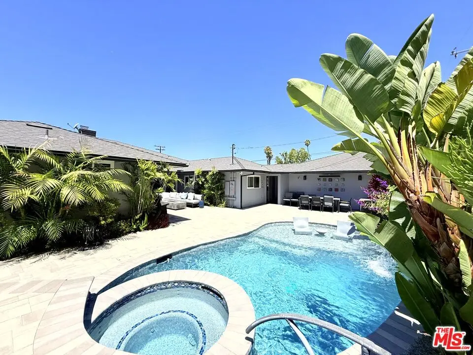 Single Family Residence for rent at 5500 Shenandoah Avenue, Los Angeles, CA featuring 4 beds and 4 baths
