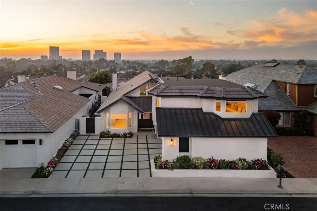 1915 Yacht Truant, Newport Beach, CA — listing photo 1
