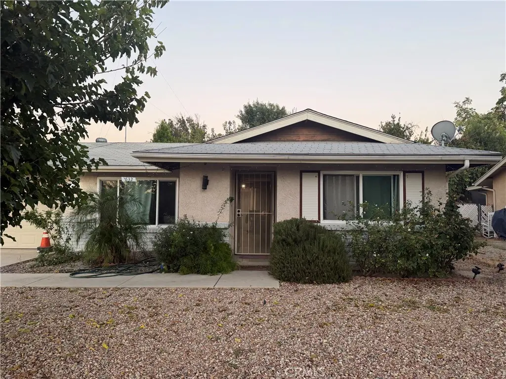 Single Family Residence for sale at 632 Kerilyn, Hemet, CA featuring 2 beds and 2 baths