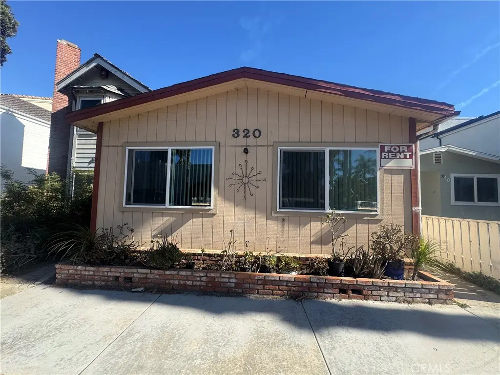 320 14th 4, Huntington Beach, CA — listing photo 1