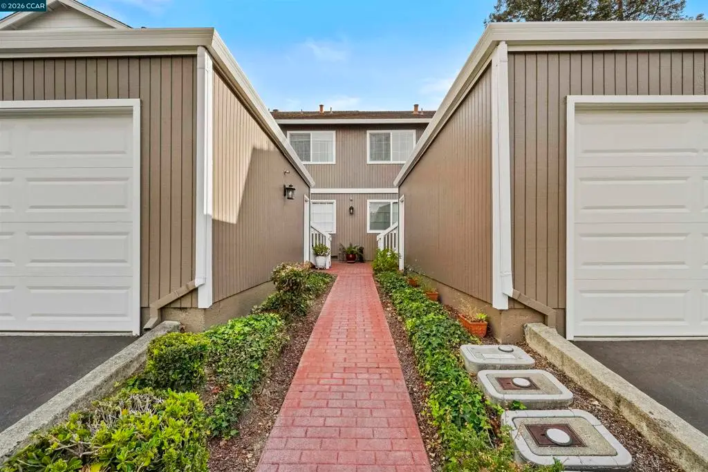 Condominium for sale at 565 Lori Dr 50, Benicia, CA featuring 2 beds and 2 baths