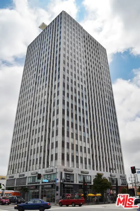 Condominium for rent at 3810 Wilshire Boulevard 510, Los Angeles, CA featuring 1 bed and 1 bath