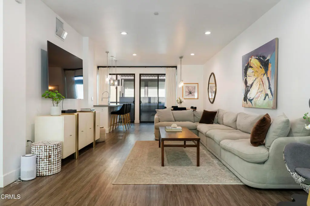 4201 Pennsylvania Avenue E2, La Crescenta, CA — listing photo 1