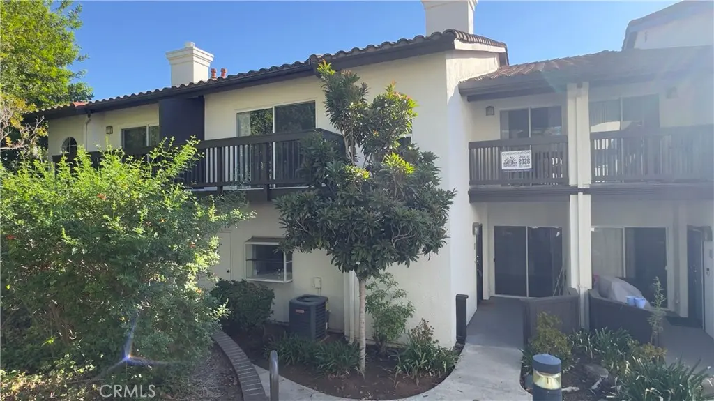 513 Water Oak Lane F, Oak Park, CA — listing photo 1