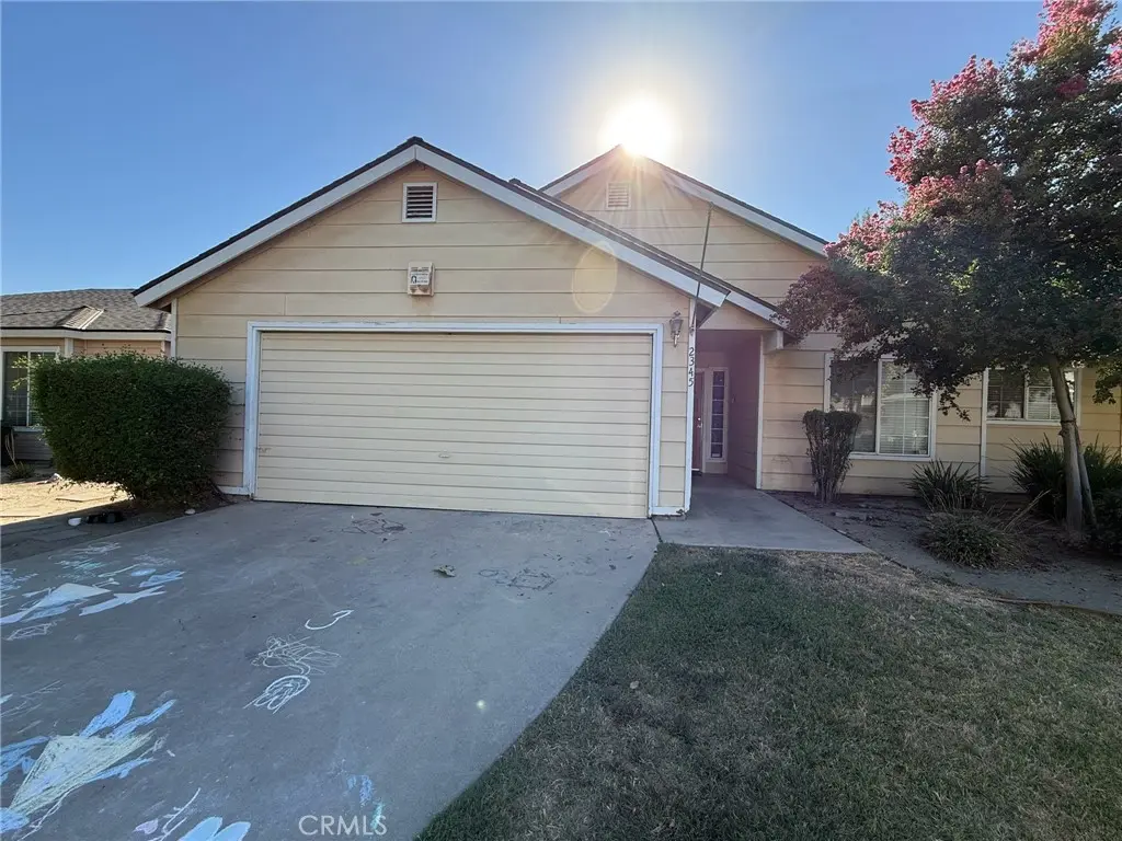 2345 N Michael, Visalia, CA — listing photo 1