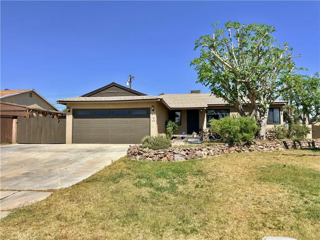 44118 Kingtree, Lancaster, CA — listing photo 1