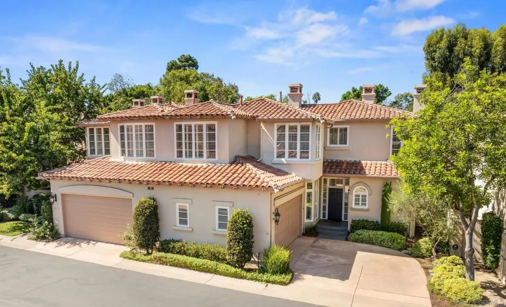 9744 Claiborne Square, La Jolla, CA — listing photo 1