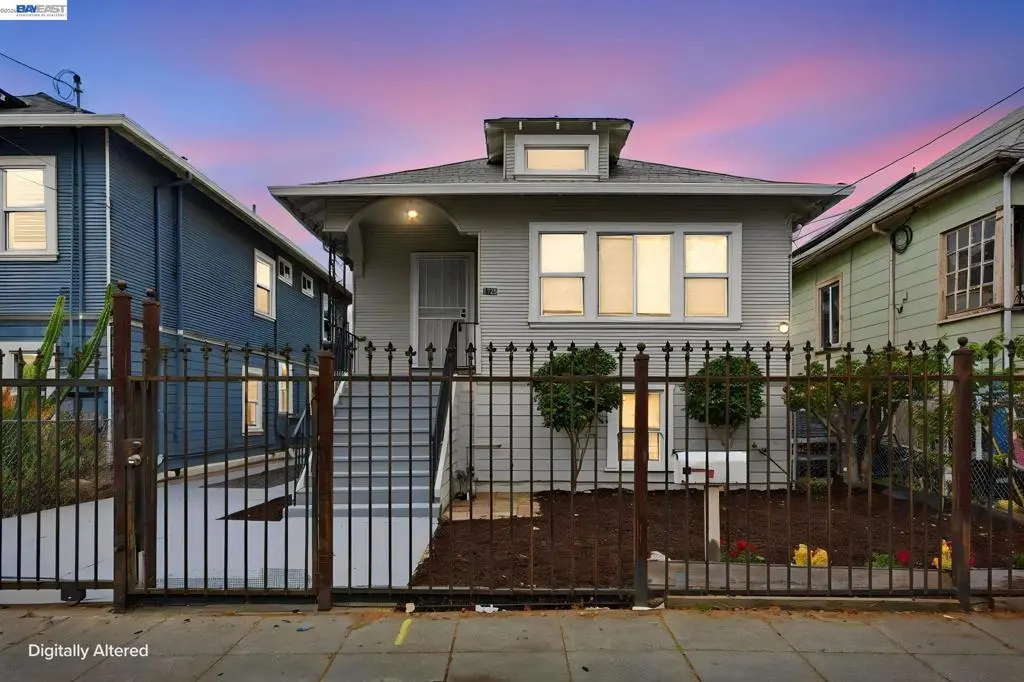 Single Family Residence for sale at 1725 38Th Ave, Oakland, CA featuring 3 beds and 2 baths