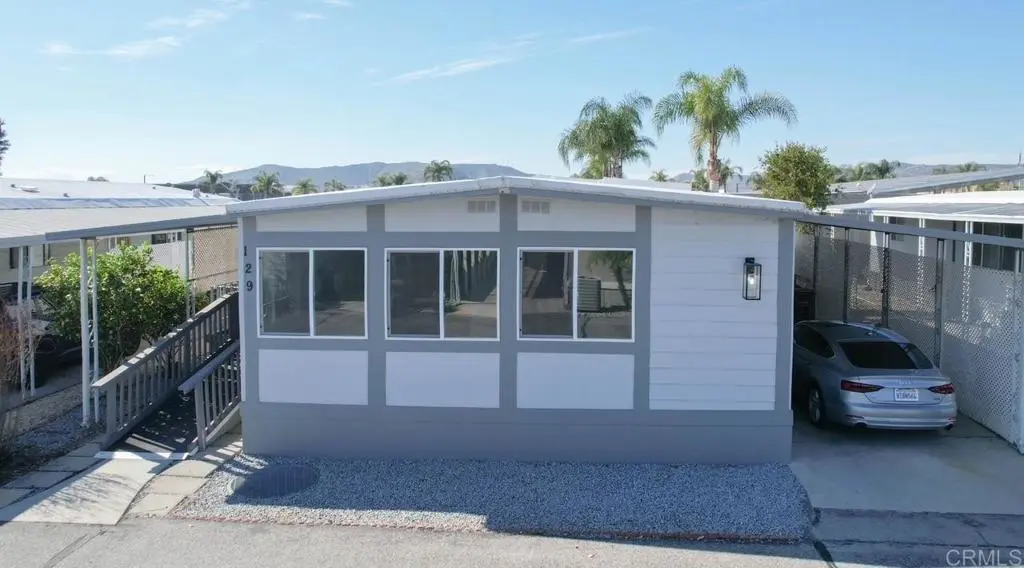 5001 W Florida Avenue 129, Hemet, CA — listing photo 1
