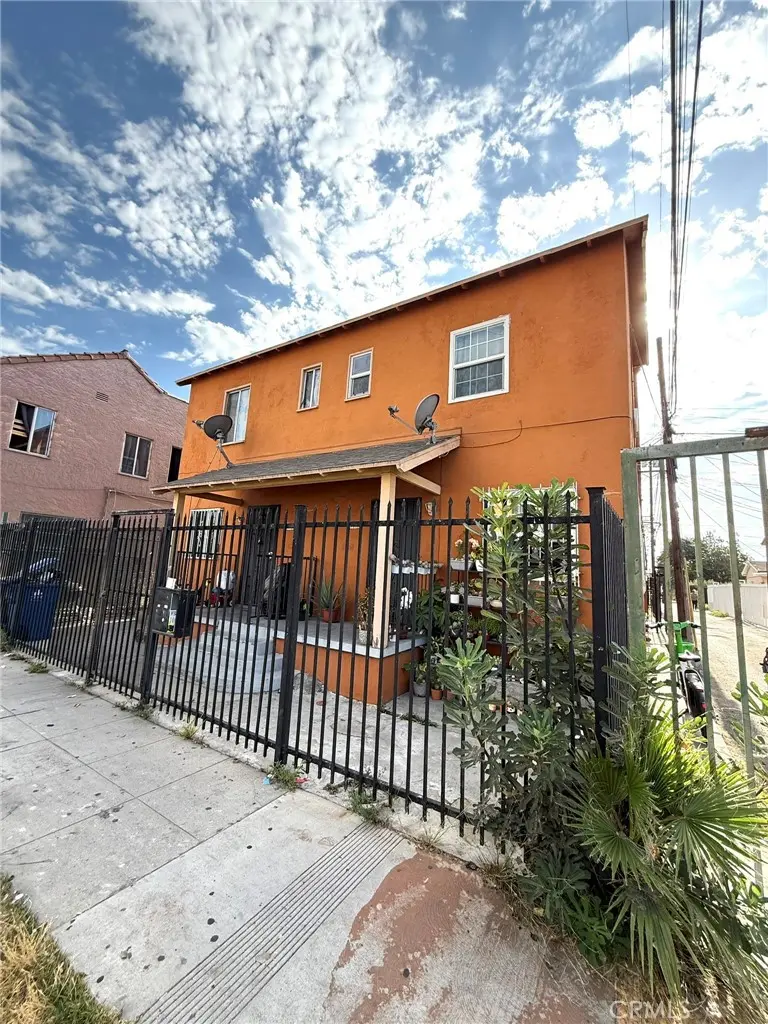 6117 S Hoover, Los Angeles, CA — listing photo 1